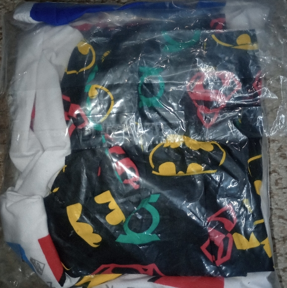 New Kid's Batman Pajama Set - Picture 4 of 7